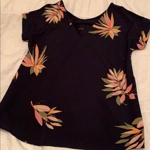 EUC women’s printed dressy blouse
